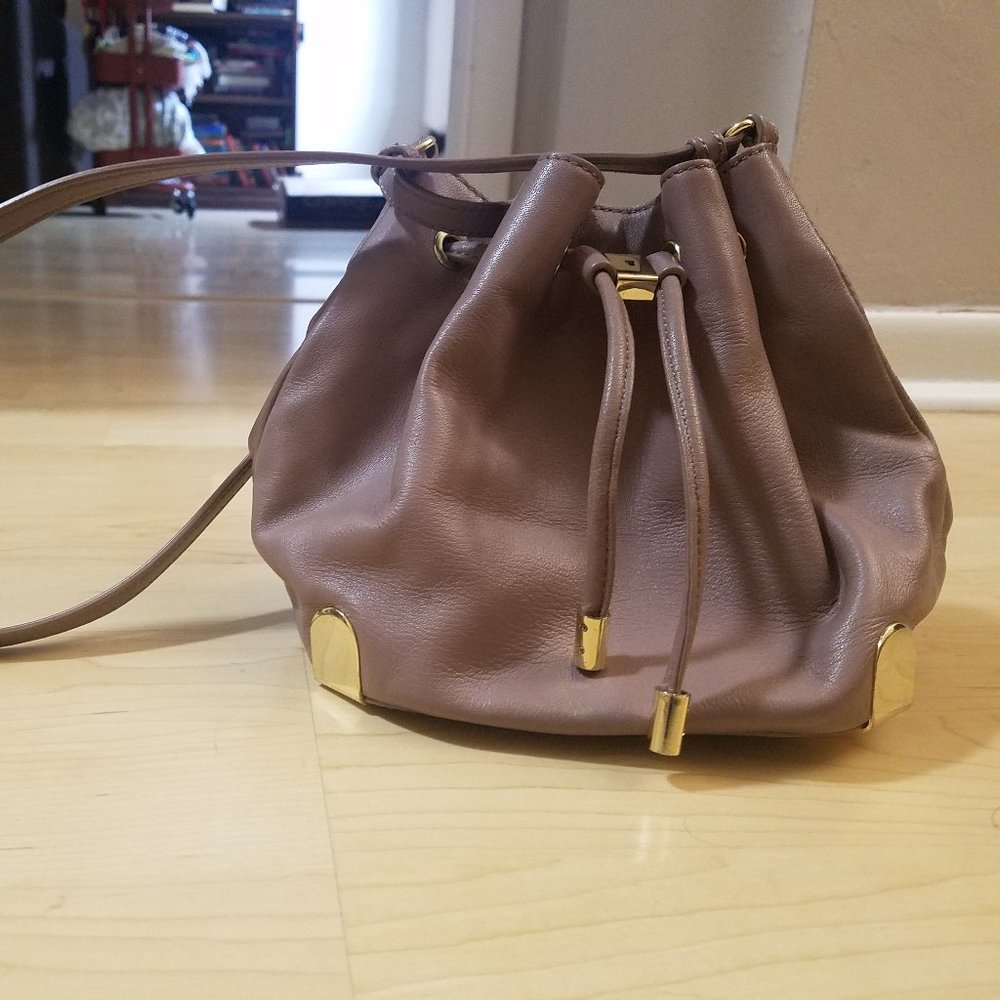 Bucket bag